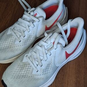 ✨️Nike Women 7.5 Zoom Winflow